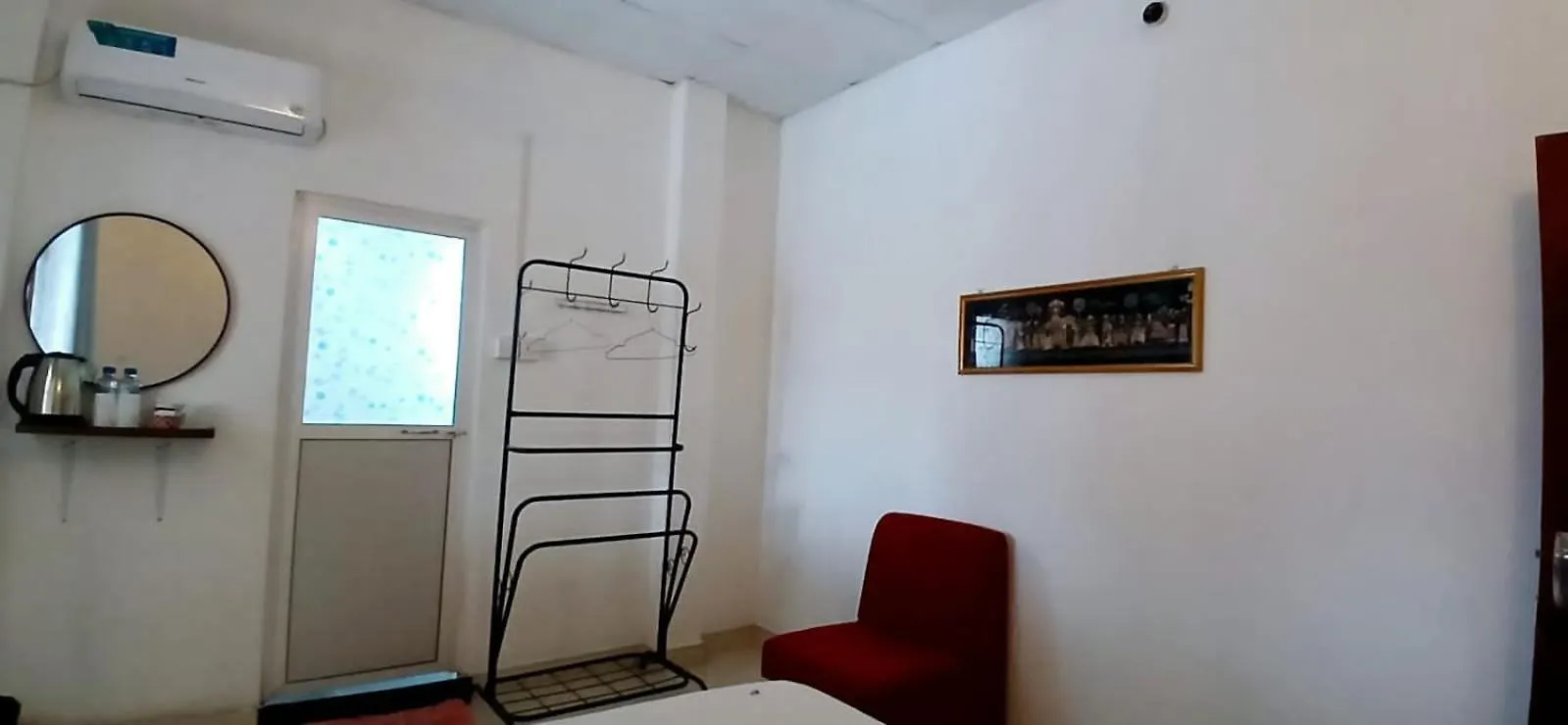 King Paradise By Hotel Oviniru Negombo 0*,  Sri Lanka