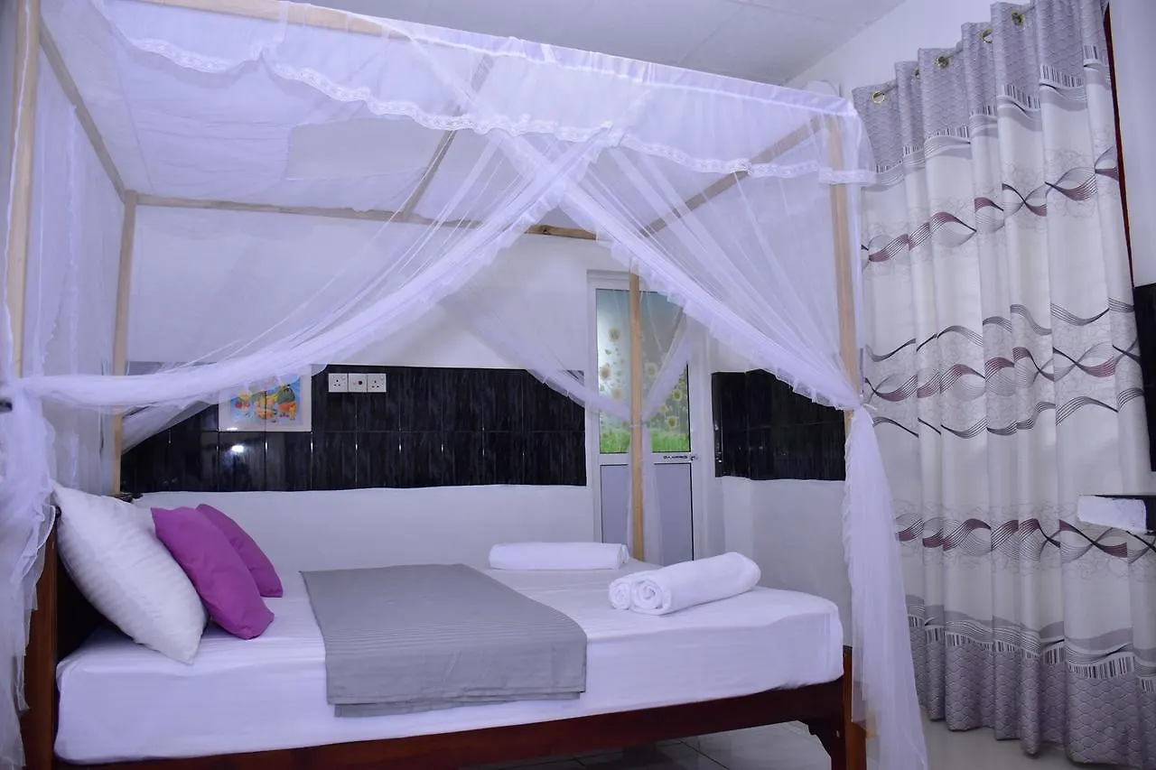 King Paradise By Hotel Oviniru Negombo