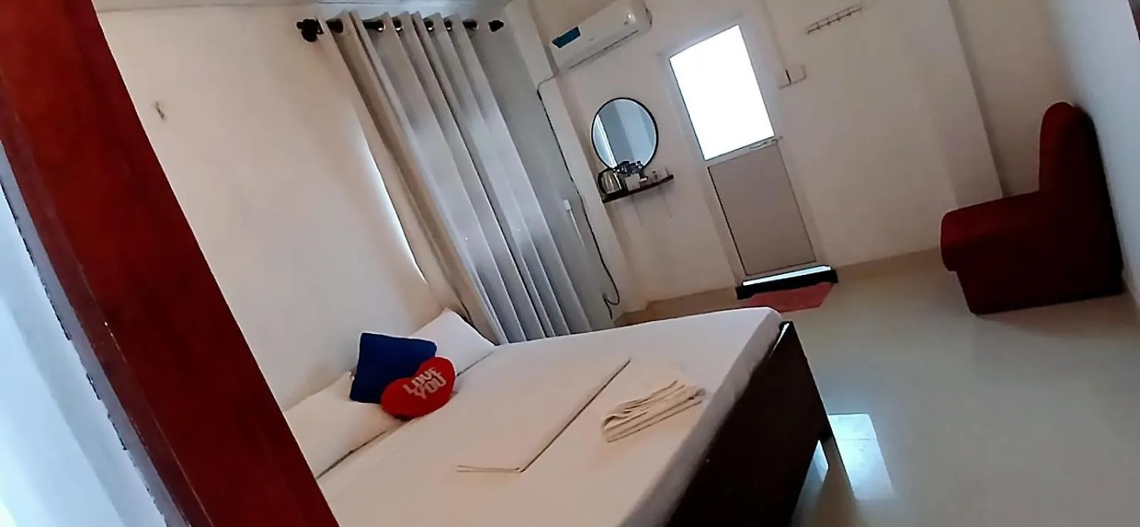 King Paradise By Hotel Oviniru Negombo