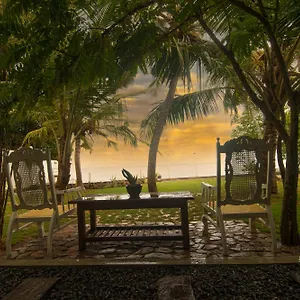 Hiru Lagoon Hotel