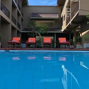 Hotel The Cave By Blue Bird, Negombo