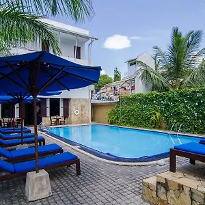 St.lachlan Hotel&suites Negombo