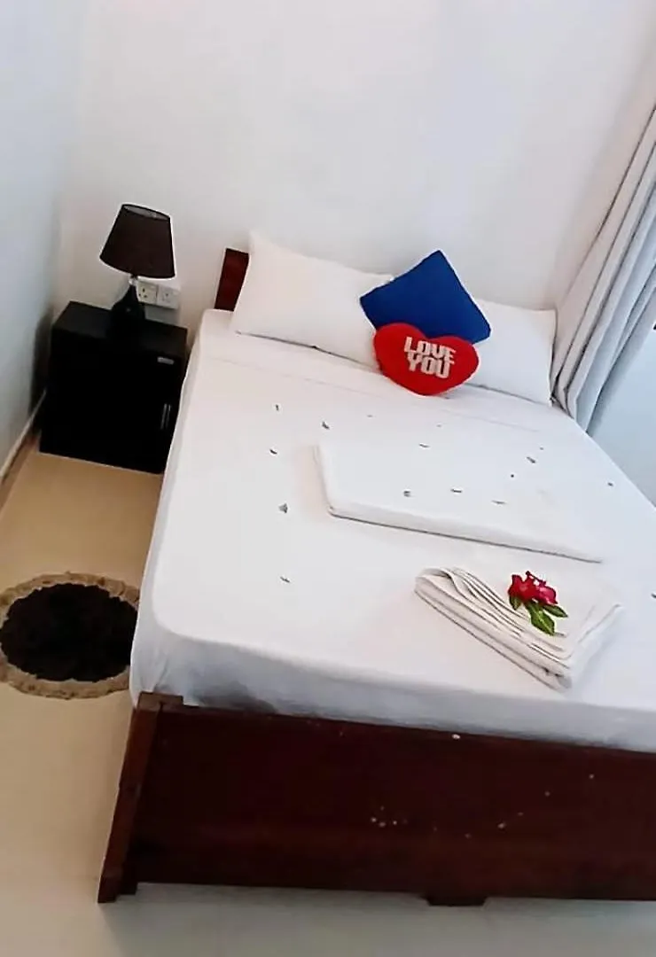 King Paradise By Hotel Oviniru Negombo